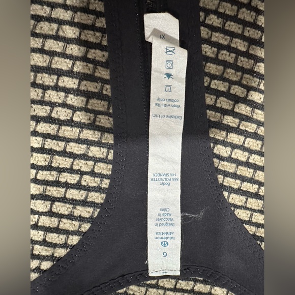 Lululemon coastal tank top secret garden black pink red floral size 6 - Picture 5 of 5